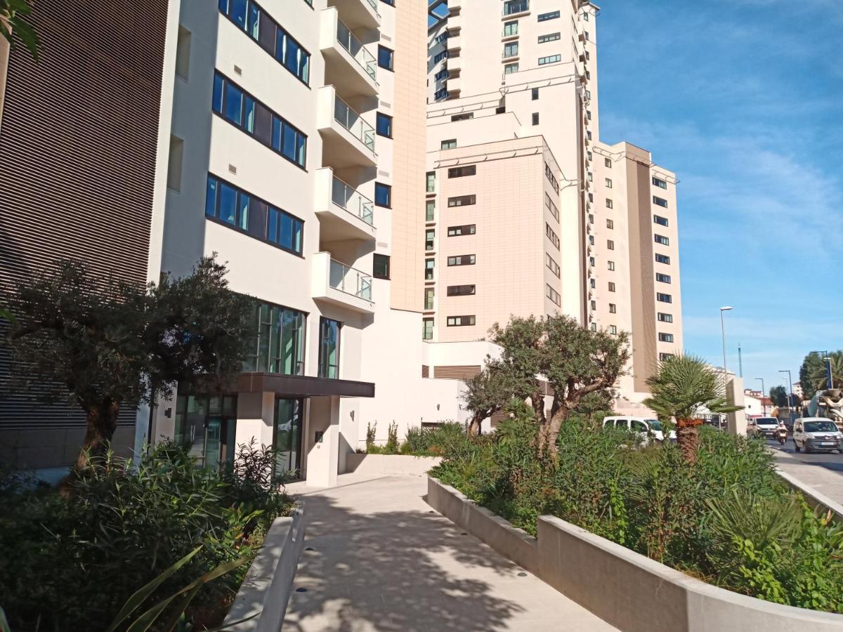 Kings Wharf Quay29 - Large Studio Apartment With 3 Pools - Gym - Rock Views - Holiday And Short Let Apartments In Гібралтар Екстер'єр фото